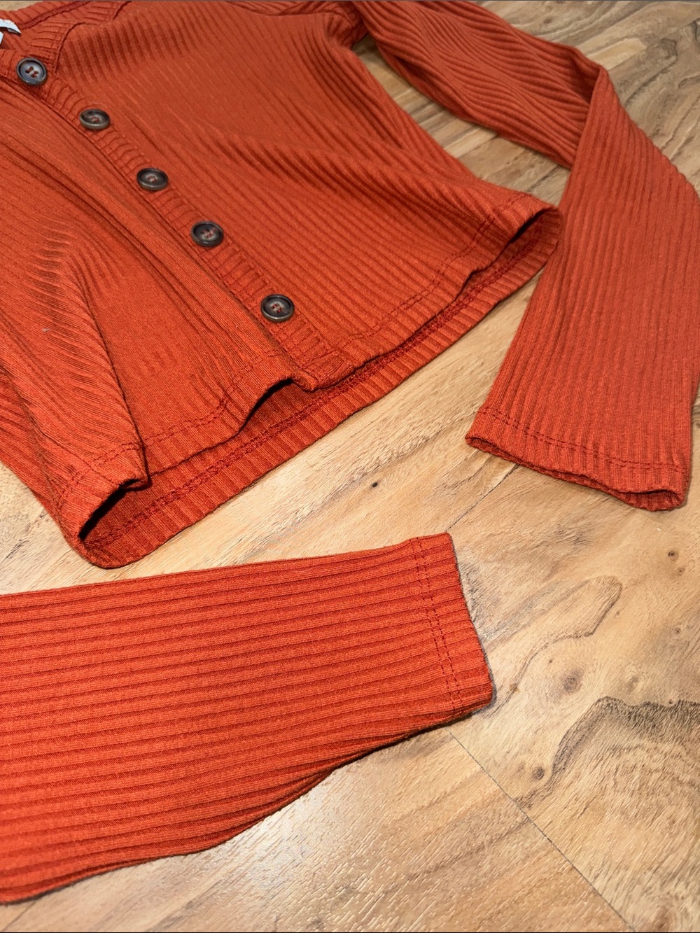iris Rust Ribbed Off-Shoulder Button Cardigan - Picture 3 of 4